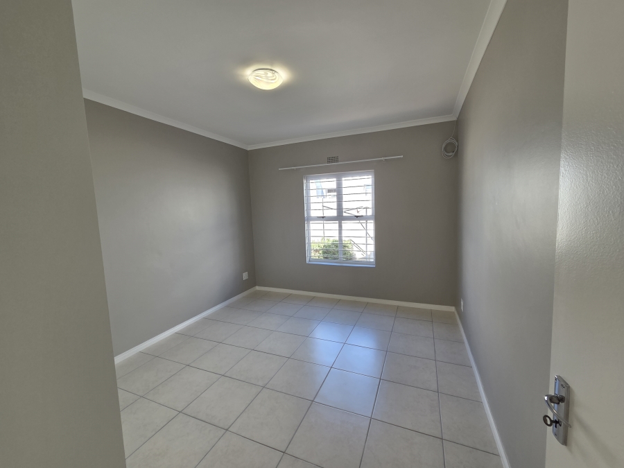 To Let 2 Bedroom Property for Rent in Olifantskop Western Cape